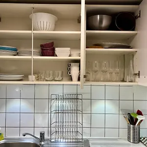 Appartement 2 Bedroom Flat In Heart Of Eaux-vives, Genève